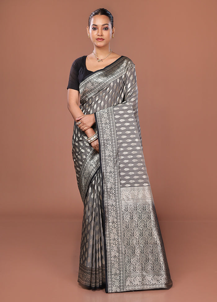 Grey Uppada Silk Saree With Blouse Piece