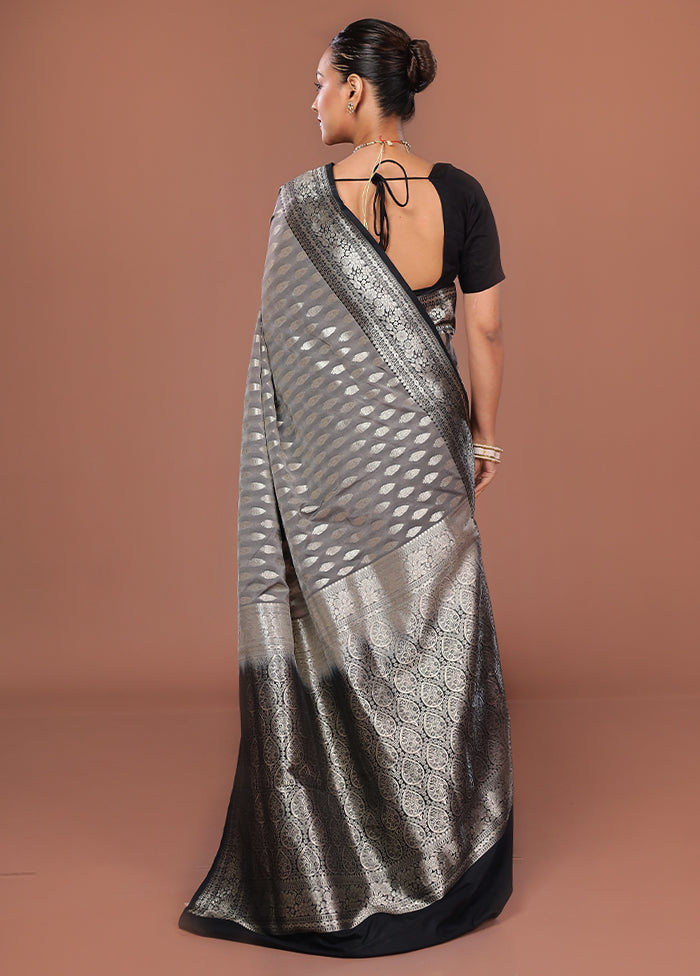 Grey Uppada Silk Saree With Blouse Piece