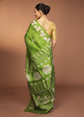 Green Printed Silk Saree With Blouse Piece