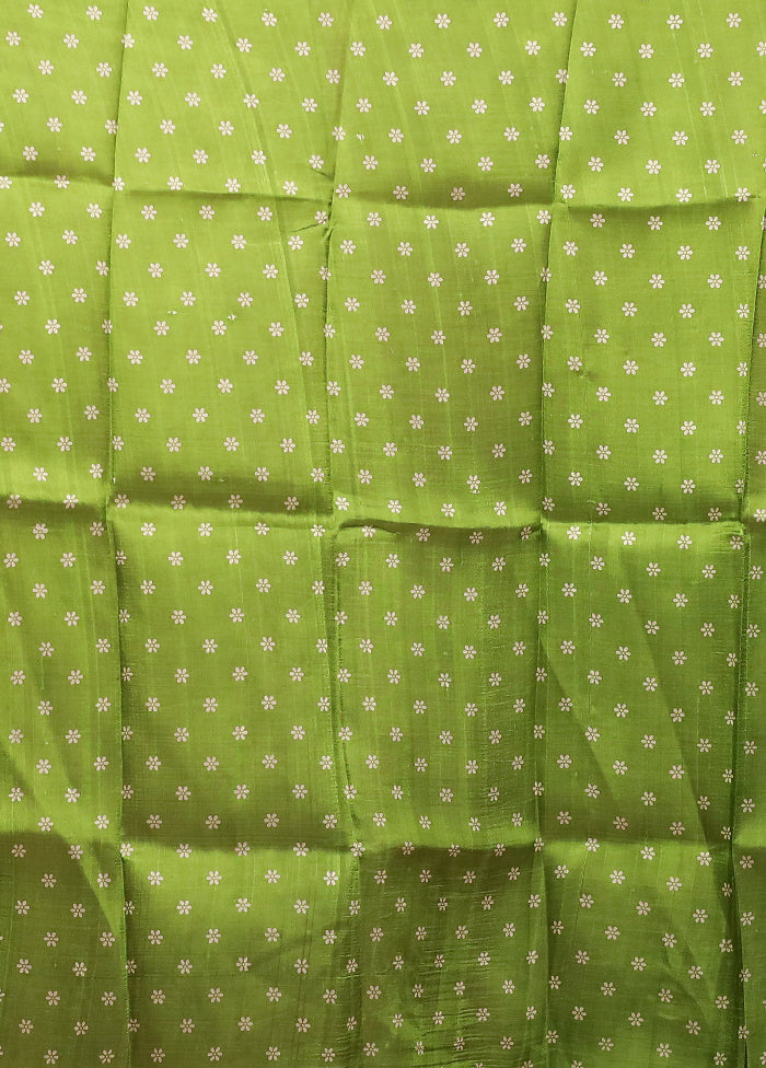 Green Printed Silk Saree With Blouse Piece