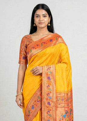 Yellow Handloom Kanjivaram Pure Silk Saree With Blouse Piece