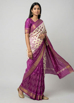 White Handloom Ikkat Pure Silk Saree With Blouse Piece