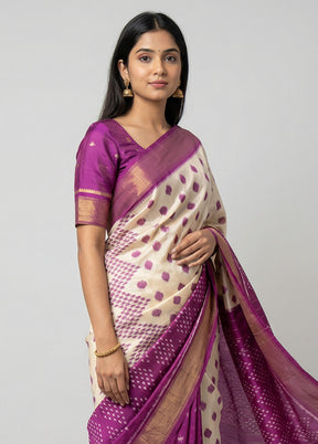 White Handloom Ikkat Pure Silk Saree With Blouse Piece