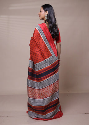 Red Printed Silk Saree Without Blouse Piece