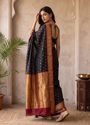 Black Handloom Kanchipuram Pure Silk Saree With Blouse Piece