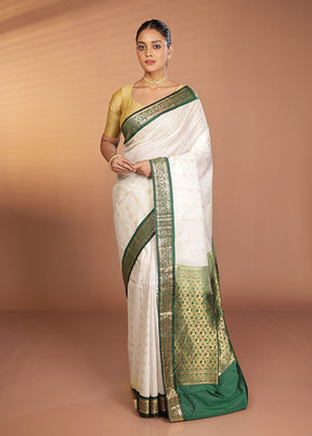 White Kanjivaram Silk Saree With Blouse Piece