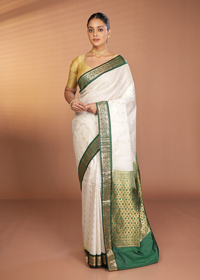 White Kanjivaram Silk Saree With Blouse Piece