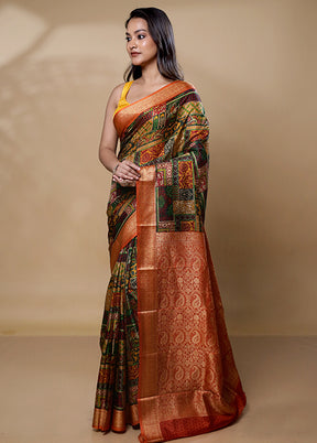 Yellow Printed Silk Saree Without Blouse Piece