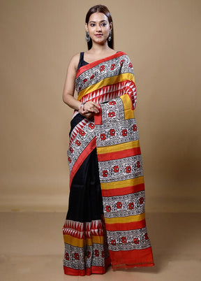 Yellow Printed Silk Saree Without Blouse Piece