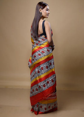 Yellow Printed Silk Saree Without Blouse Piece
