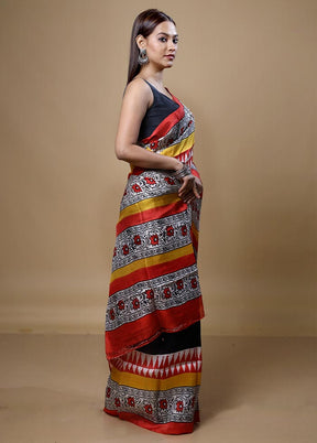 Yellow Printed Silk Saree Without Blouse Piece