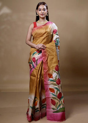 Yellow Printed Silk Saree Without Blouse Piece