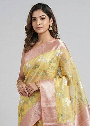Green Cotton Saree With Blouse Piece