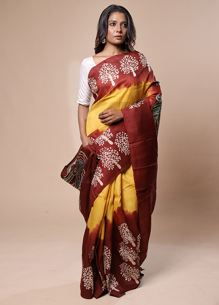 Yellow Printed Silk Saree Without Blouse Piece