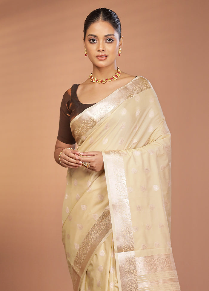Cream Kanjivaram Silk Saree With Blouse Piece