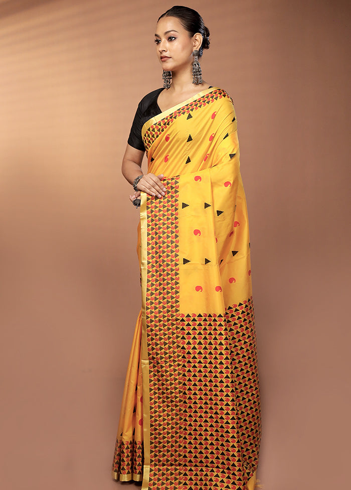 Yellow Kanjivaram Silk Saree With Blouse Piece