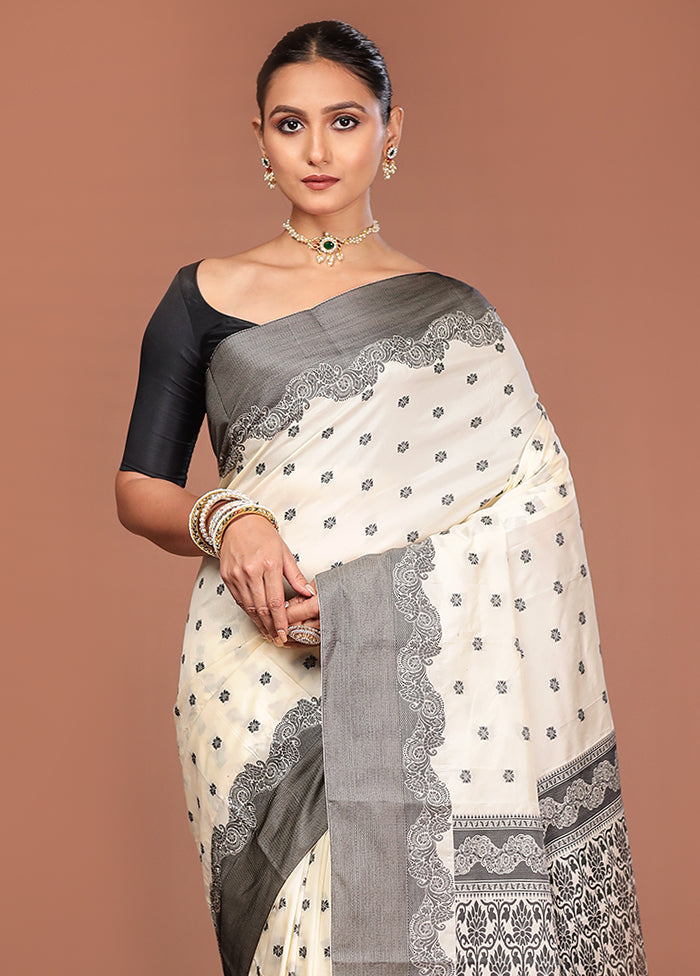 Cream Kanjivaram Silk Saree With Blouse Piece