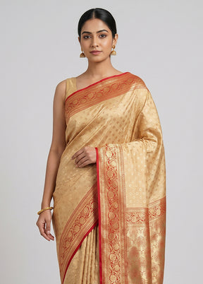 Cream Uppada Silk Saree With Blouse Piece