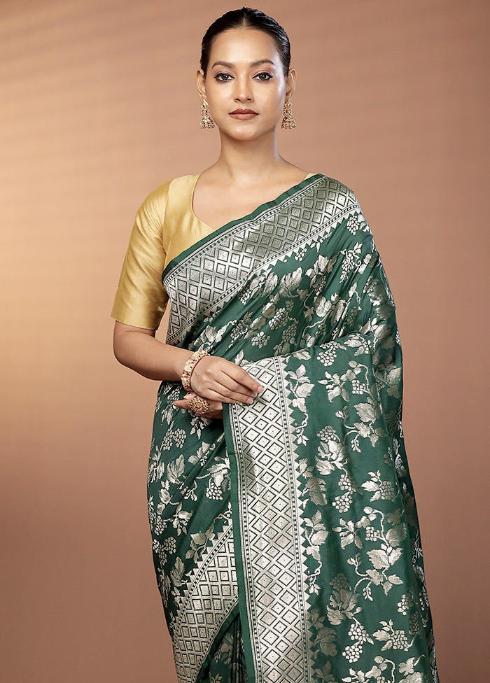 Green Uppada Silk Saree With Blouse Piece