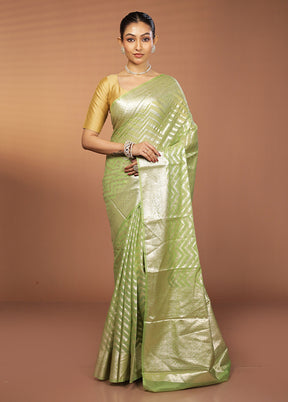Green Pure Cotton Saree With Blouse Piece