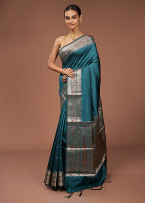 Green Dupion Silk Saree With Blouse Piece