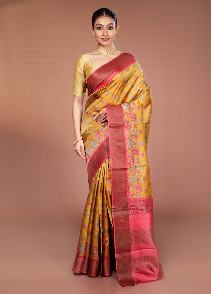 Cream Tussar Silk Saree With Blouse Piece