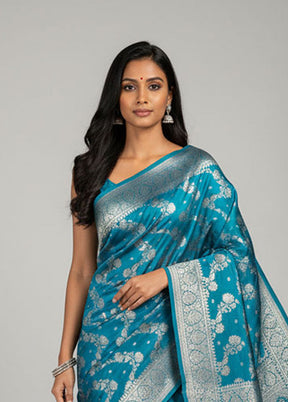 Green Dupion Silk Saree With Blouse Piece
