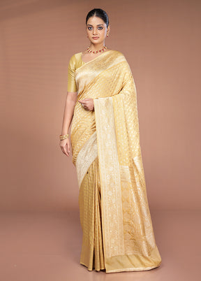 Cream Georgette Saree With Blouse Piece