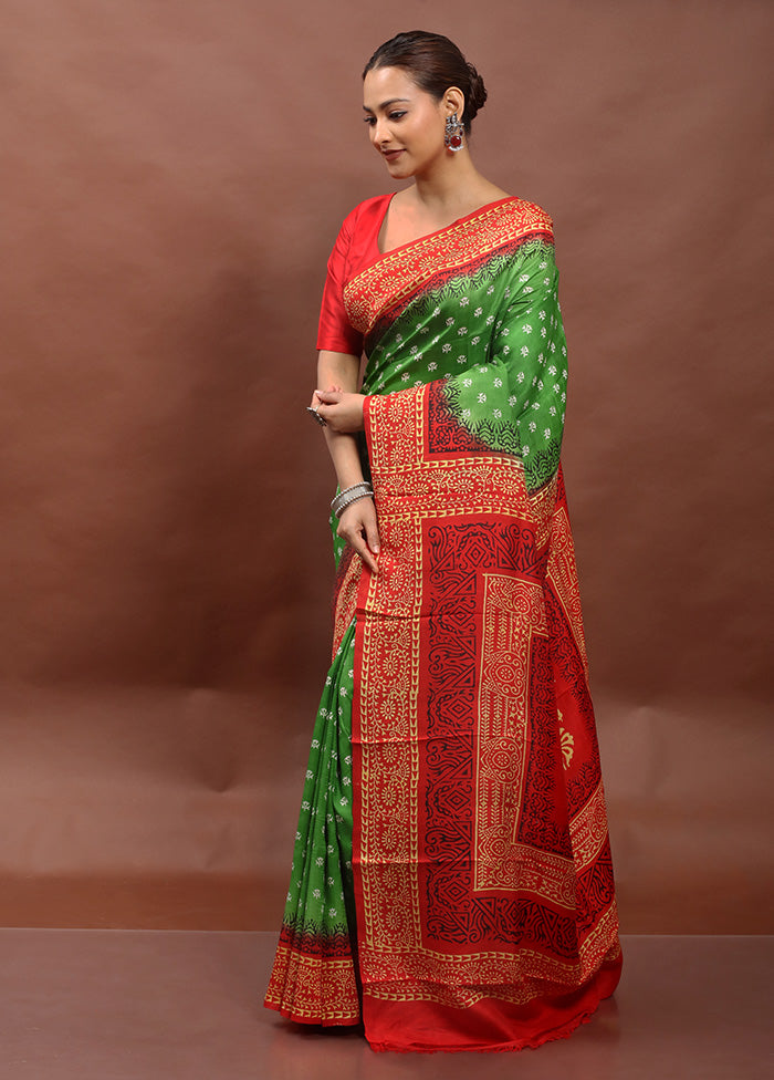 Green Printed Silk Saree Without Blouse Piece