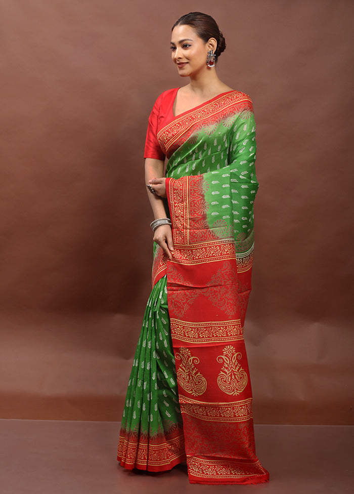 Green Printed Silk Saree Without Blouse Piece