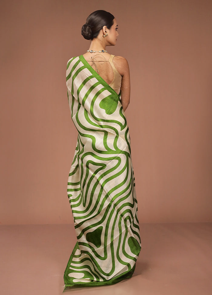 Cream Printed Silk Saree With Blouse Piece