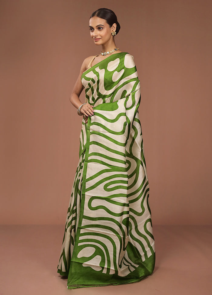 Cream Printed Silk Saree With Blouse Piece