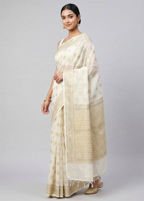 White Kora Silk Saree With Blouse Piece