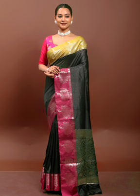 Green Cotton Saree With Blouse Piece