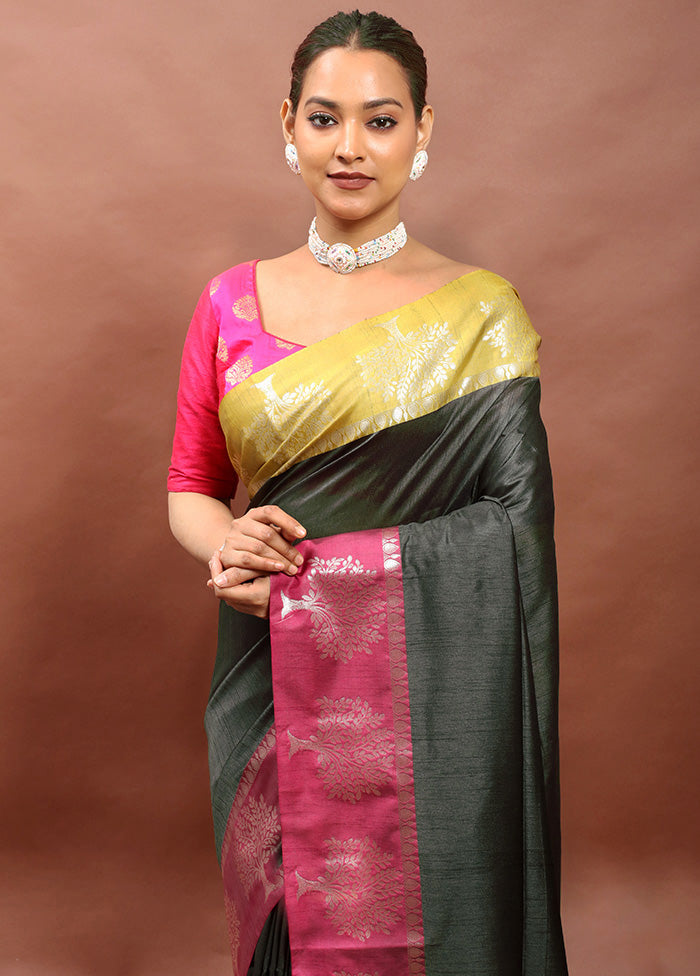 Green Cotton Saree With Blouse Piece