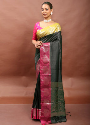 Green Cotton Saree With Blouse Piece
