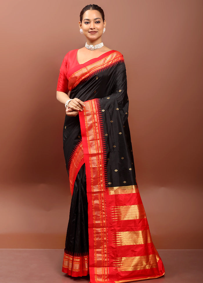 Black Handloom Kanjivaram Pure Silk Saree With Blouse Piece