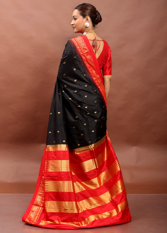 Black Handloom Kanjivaram Pure Silk Saree With Blouse Piece