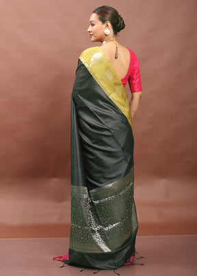 Green Cotton Saree With Blouse Piece