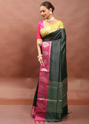 Green Cotton Saree With Blouse Piece