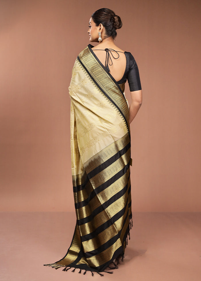 Cream Kanjivaram Silk Saree With Blouse Piece