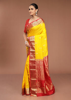 Yellow Handloom Kanjivaram Pure Silk Saree With Blouse Piece