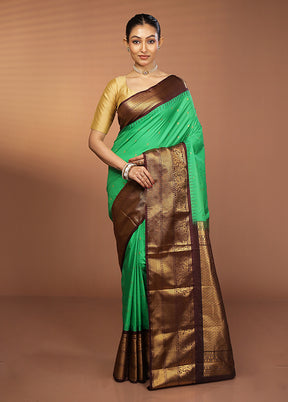 Green Gadwal Silk Saree Without Blouse Piece