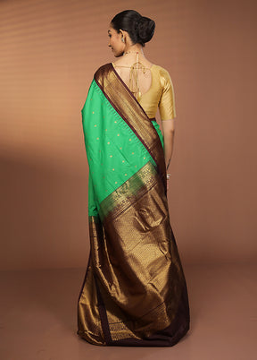 Green Gadwal Silk Saree Without Blouse Piece