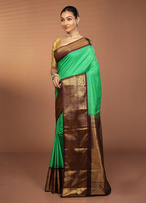 Green Gadwal Silk Saree Without Blouse Piece