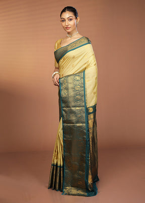 Cream Gadwal Silk Saree Without Blouse Piece