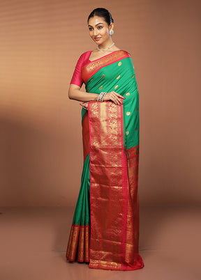 Green Gadwal Silk Saree Without Blouse Piece
