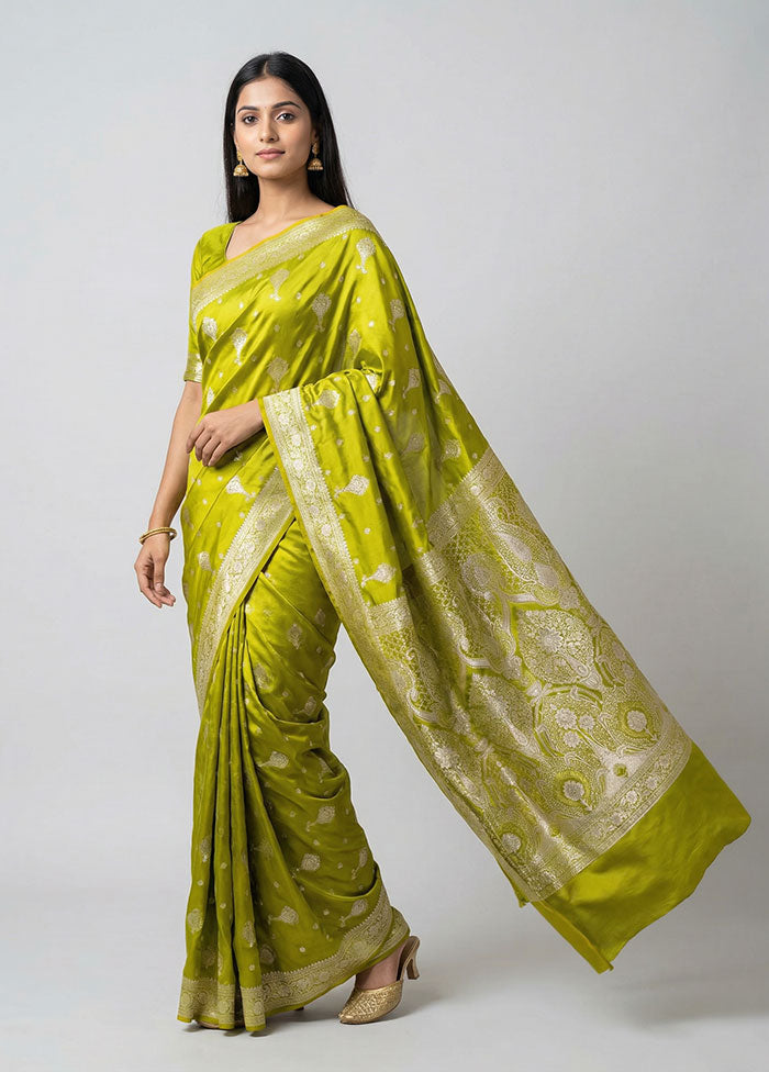 Green Banarasi Silk Saree With Blouse Piece