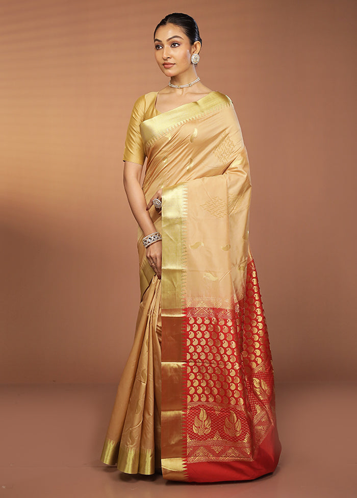 Cream Kanjivaram Silk Saree With Blouse Piece