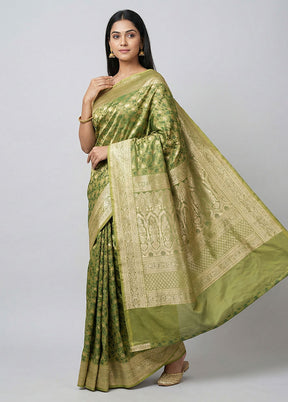 Green Handloom Tanchoi Pure Silk Saree With Blouse Piece